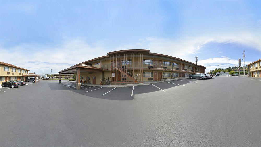 Best Western Holiday Hotel Coos Bay Esterno foto